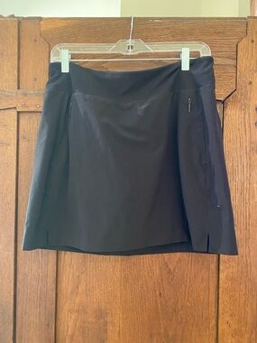 Athleta Black Women's Skort with Zip Pockets.  Sz 8